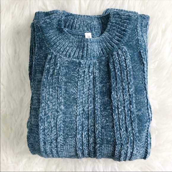 NEW‼️Ocean Chenille Pullover - Picture 3 of 6